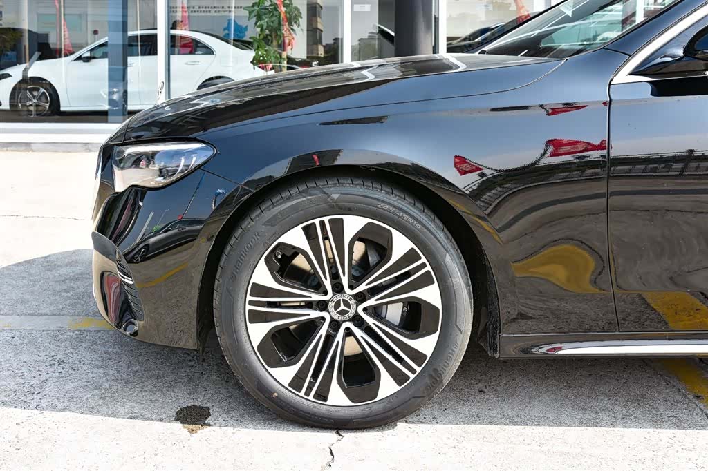 Mercedes-Benz E-Class, 2026 4