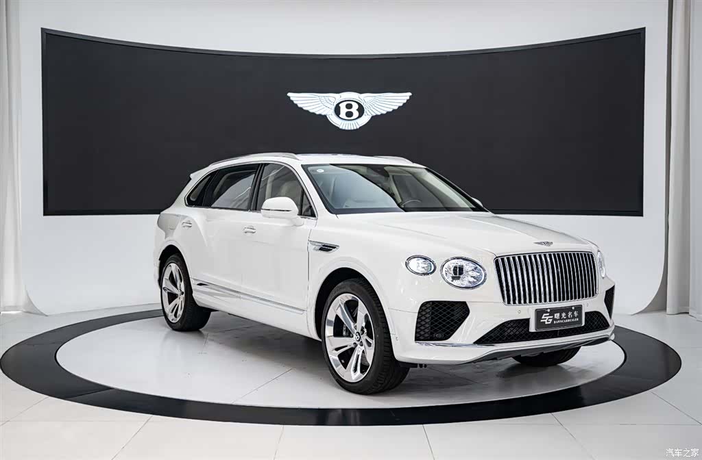 Bentley Bentayga, 2023 3