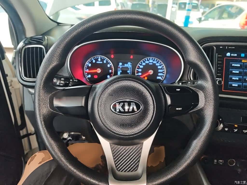 Kia KX3, 2015 11