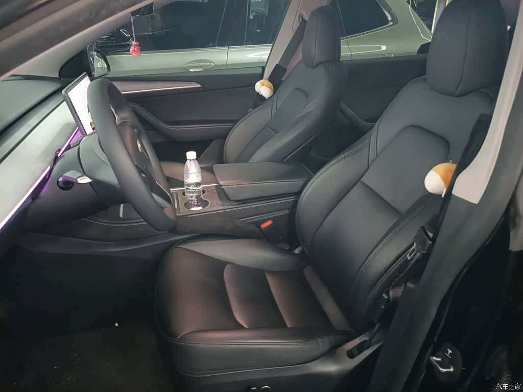 Tesla Model Y, 2023 15