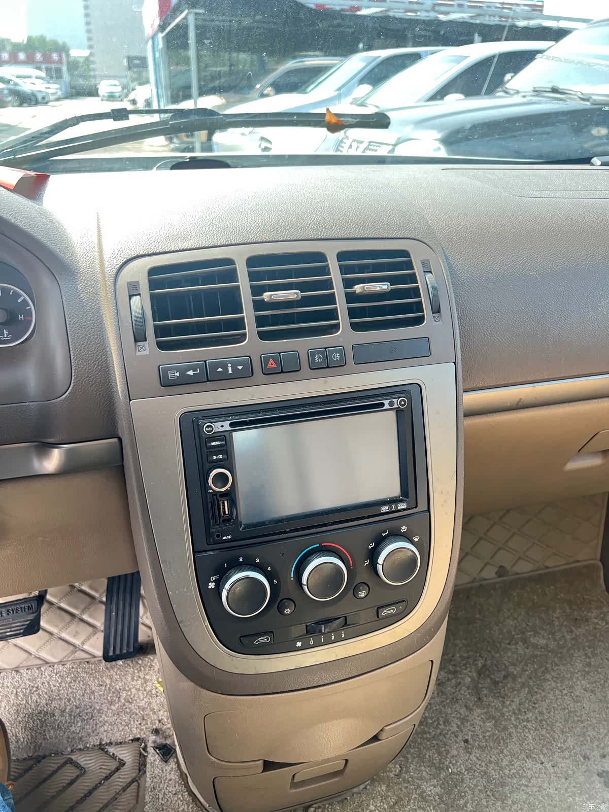 Buick GL8, 2013 8