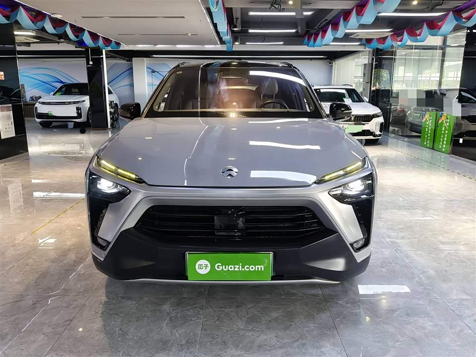 NIO ES8