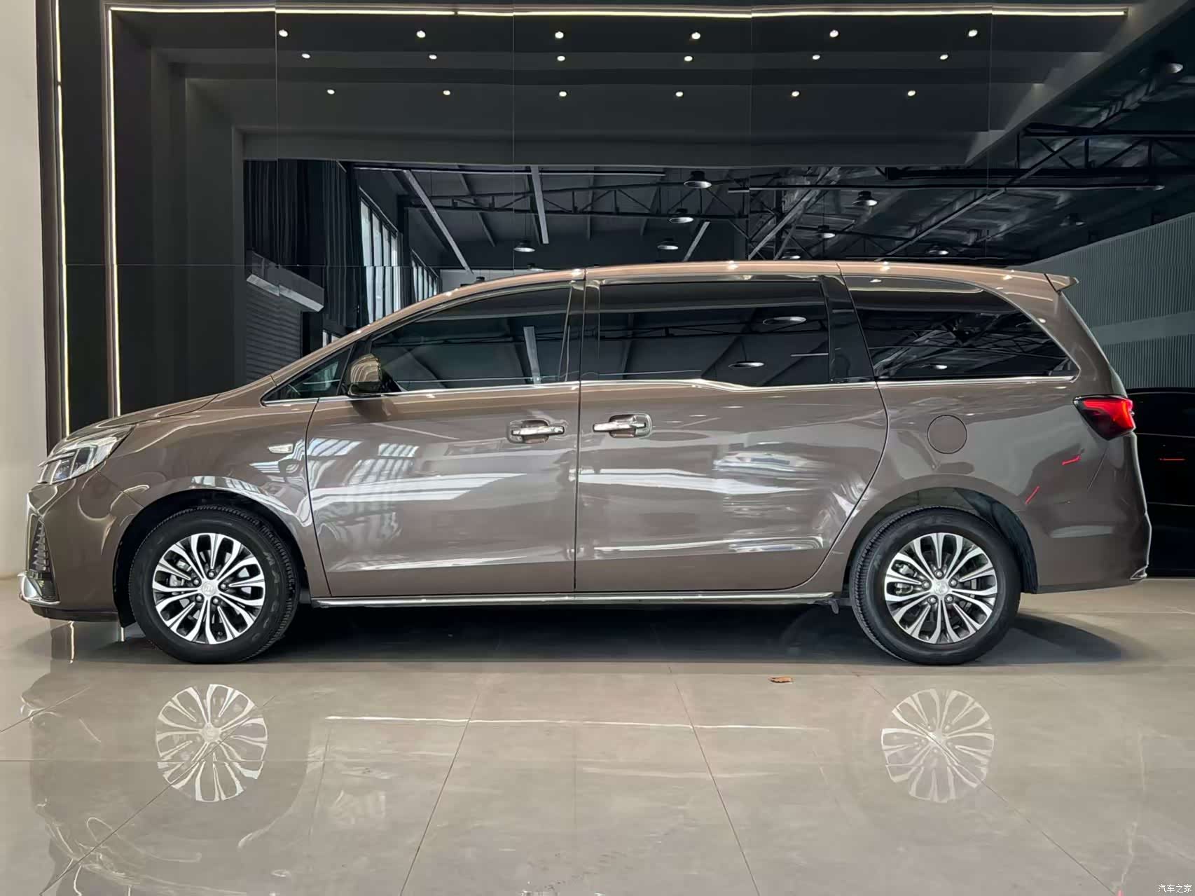Buick GL8, 2022 4