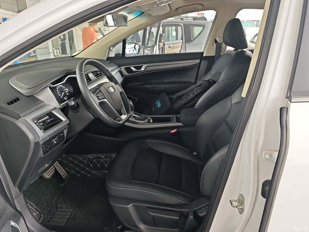 Geely Emgrand, 2019 15