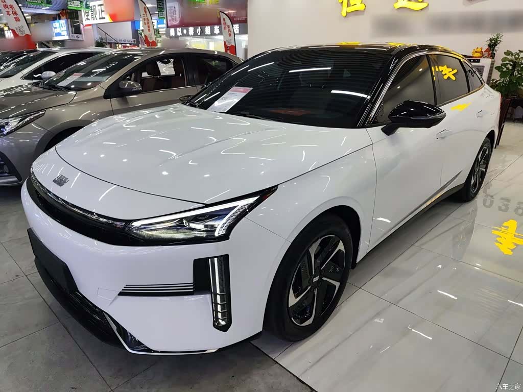 Geely Galaxy L6, 2024 2