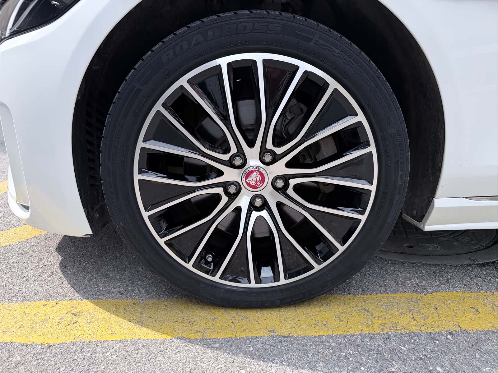 Land Rover XEL, 2021 11