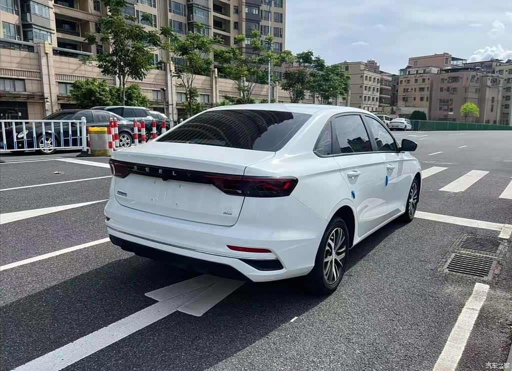 Geely Emgrand, 2021 6