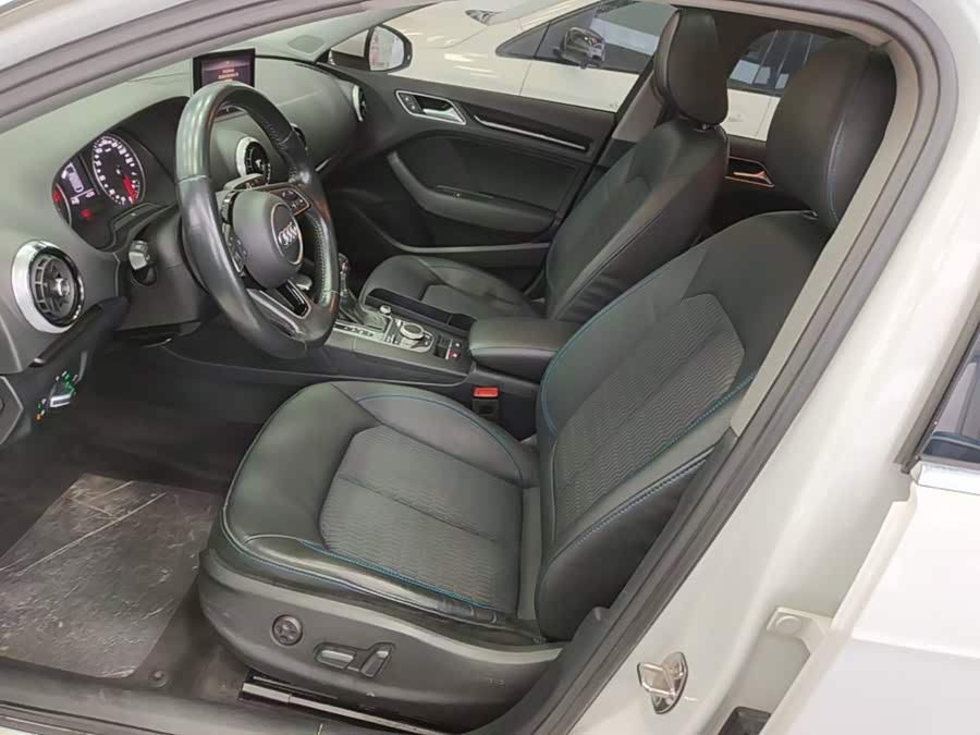 Audi A3 2019, фото 14