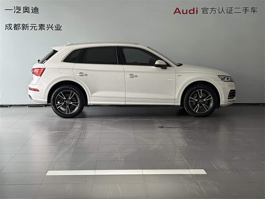 Audi Q5L 2020, фото 3