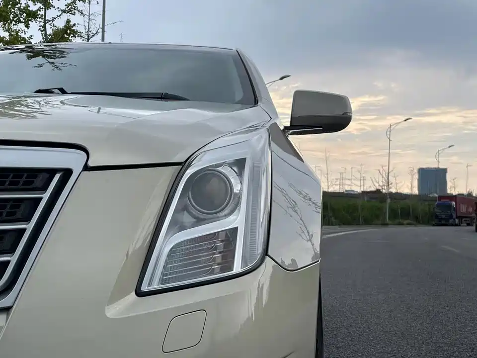 Cadillac XTS