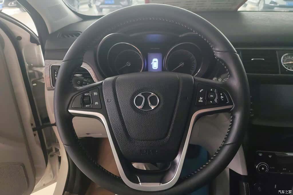 BAIC X55, 2016 15