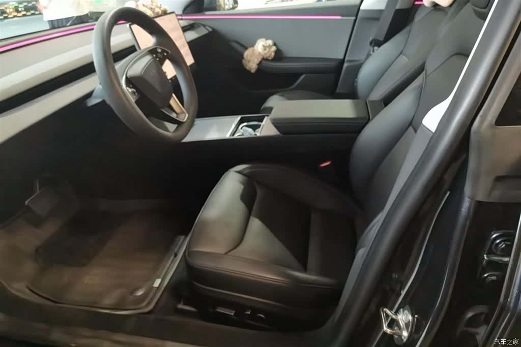 Tesla Model 3, 2024 9