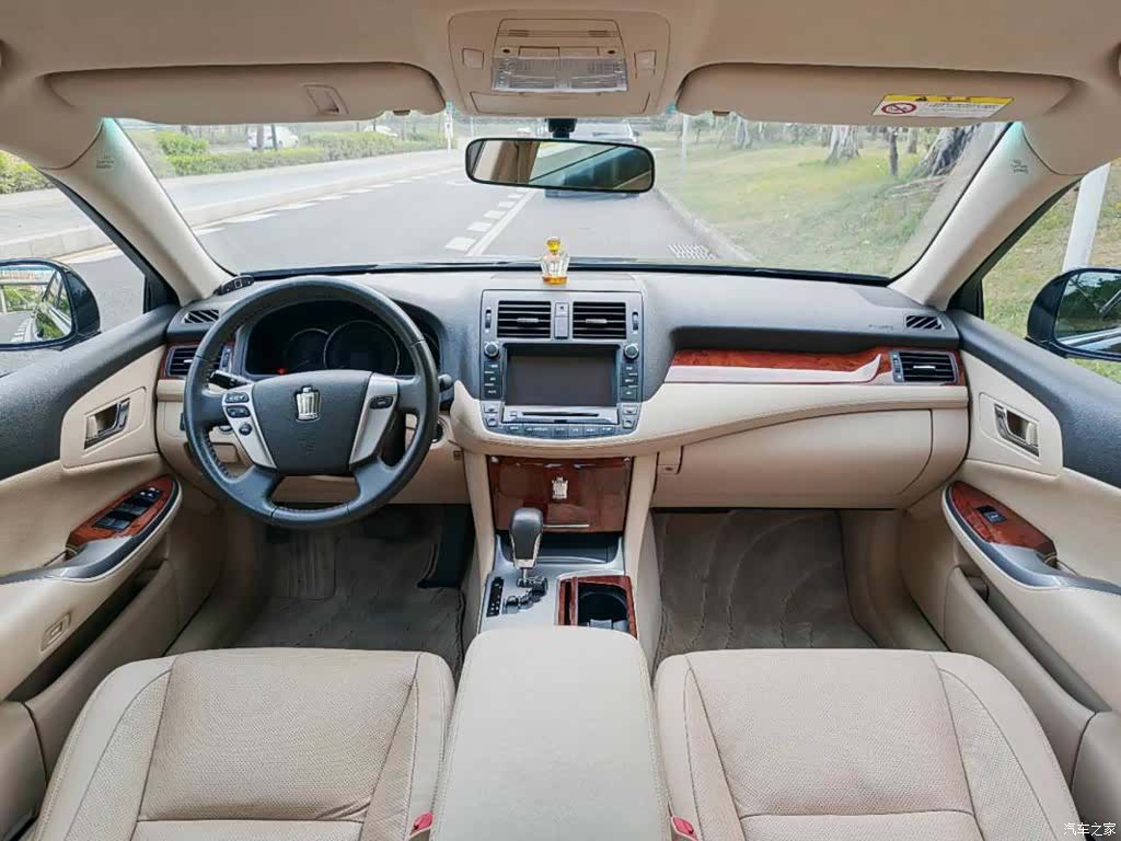 Toyota Crown, 2014 4