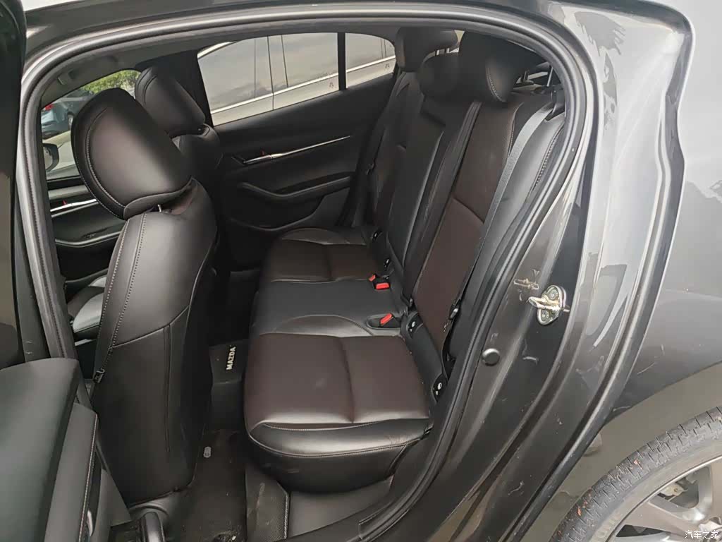 Mazda Mazda3, 2021 13