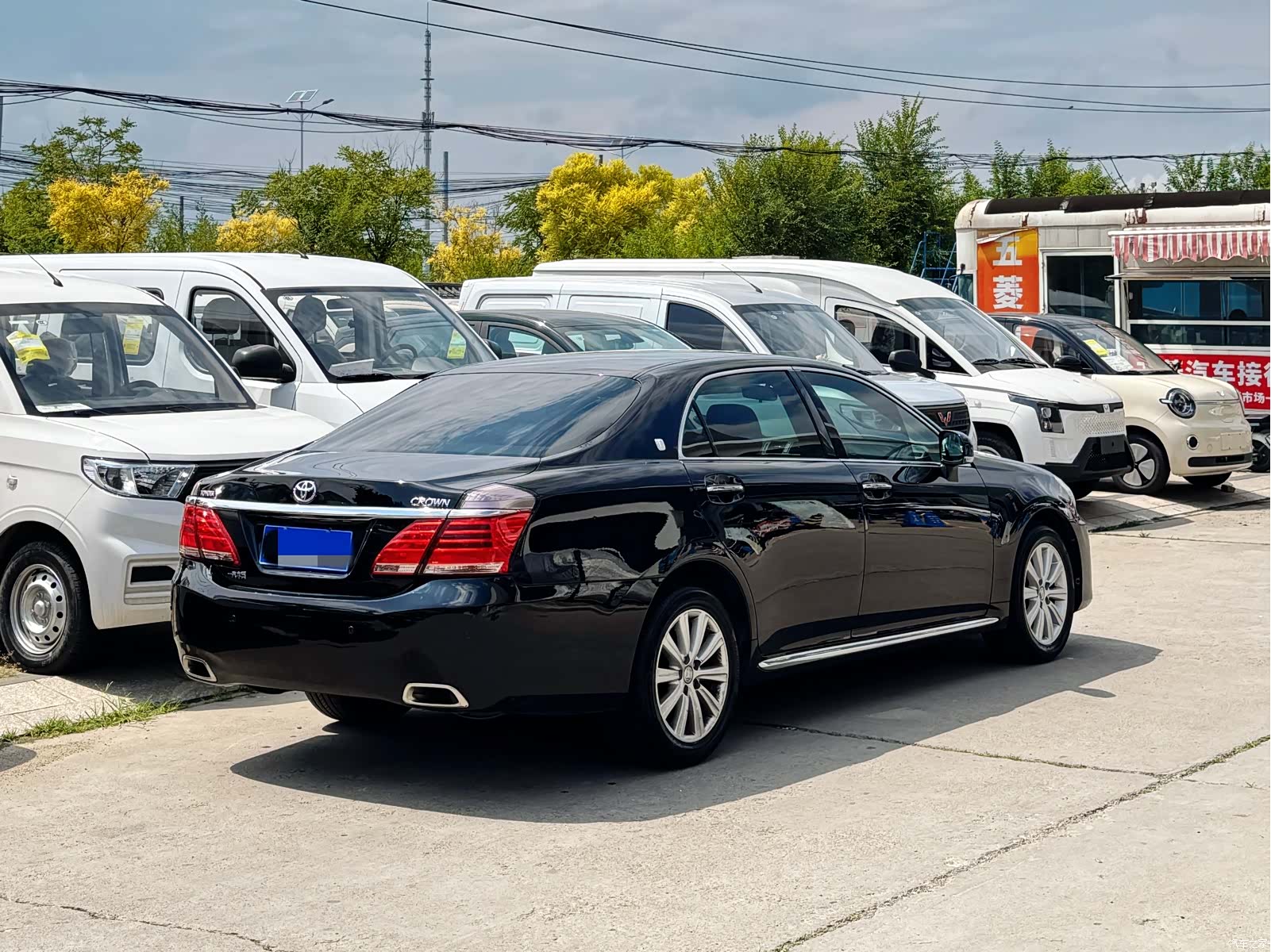Toyota Crown, 2013 4