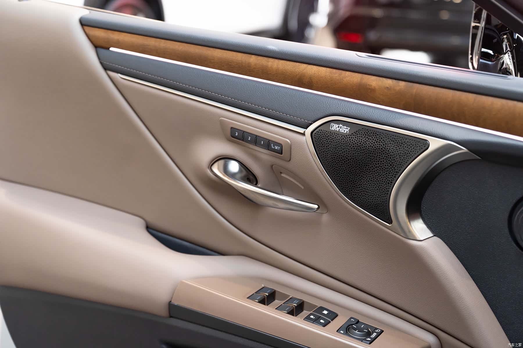 Lexus ES, 2025 20