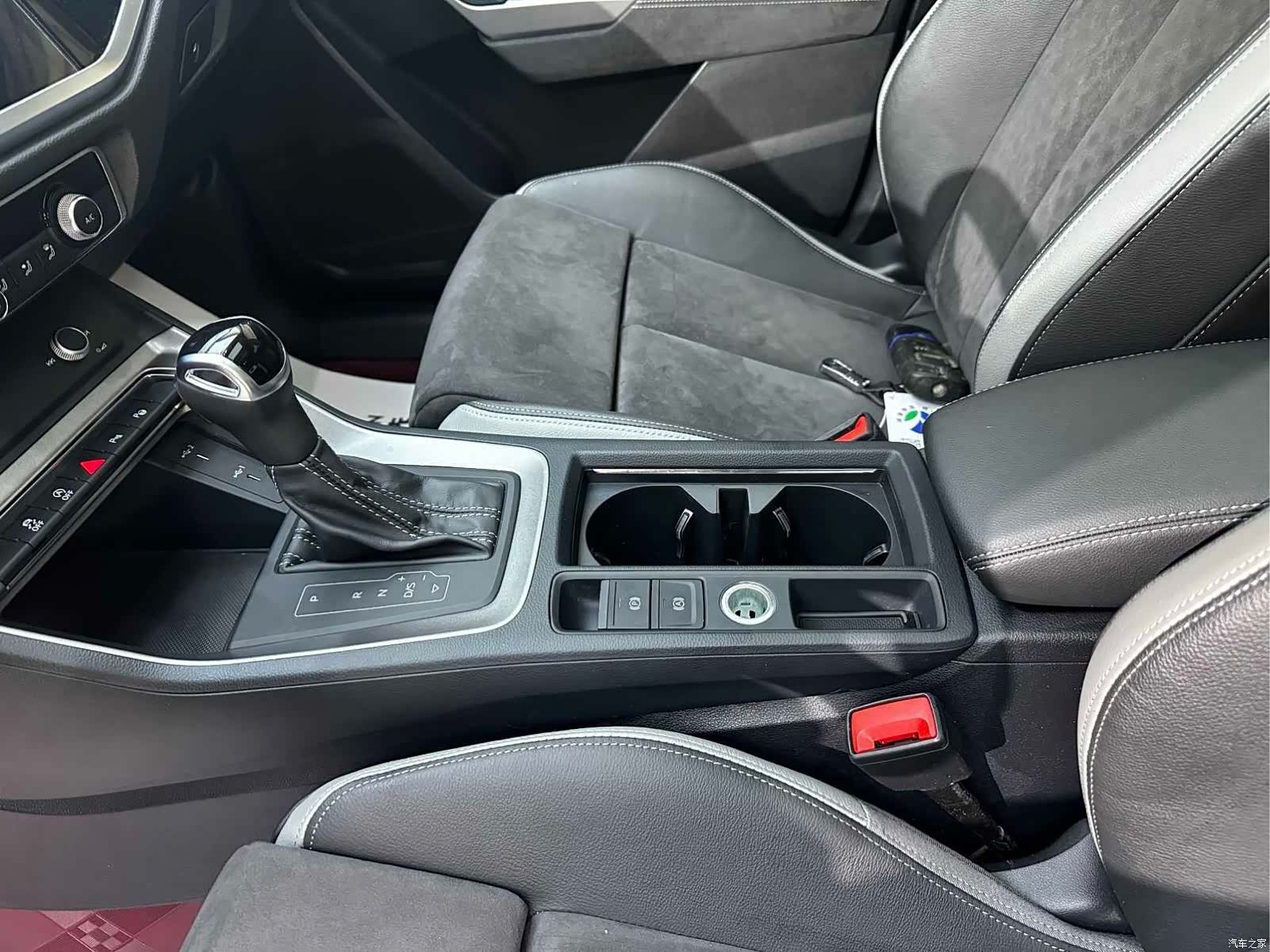 Audi Q3, 2022 13