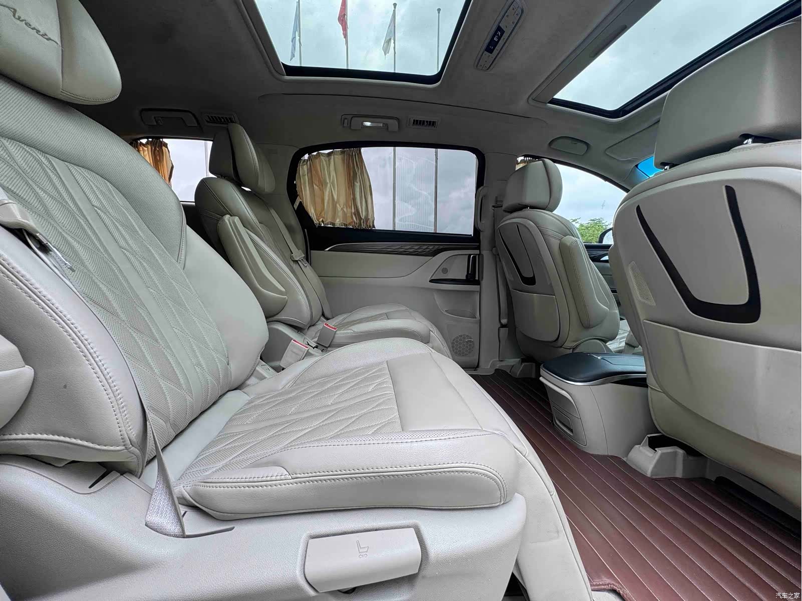 Buick GL8, 2017 7