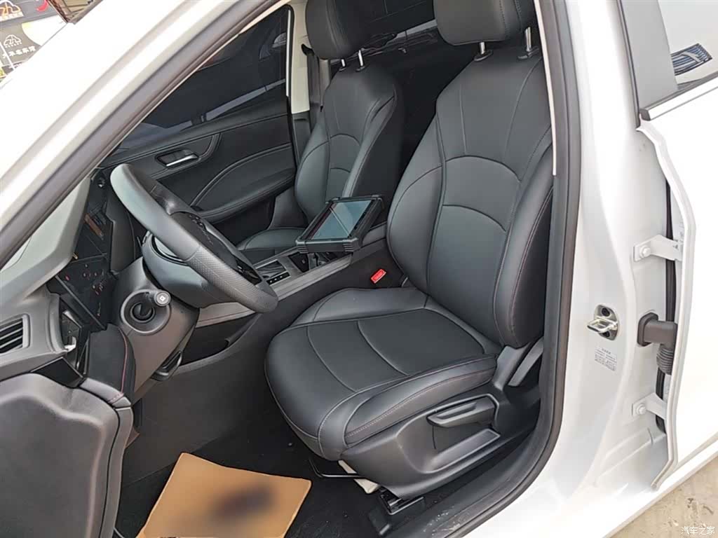 Roewe i5, 2025 15