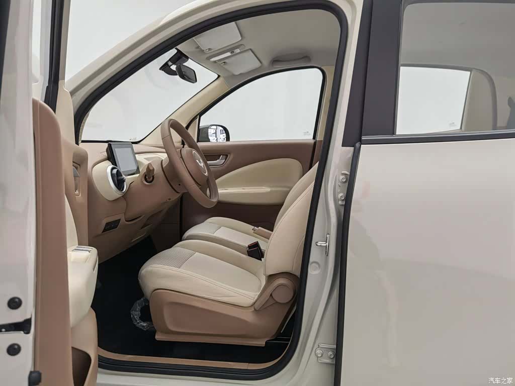 Wuling MINIEV, 2025 10