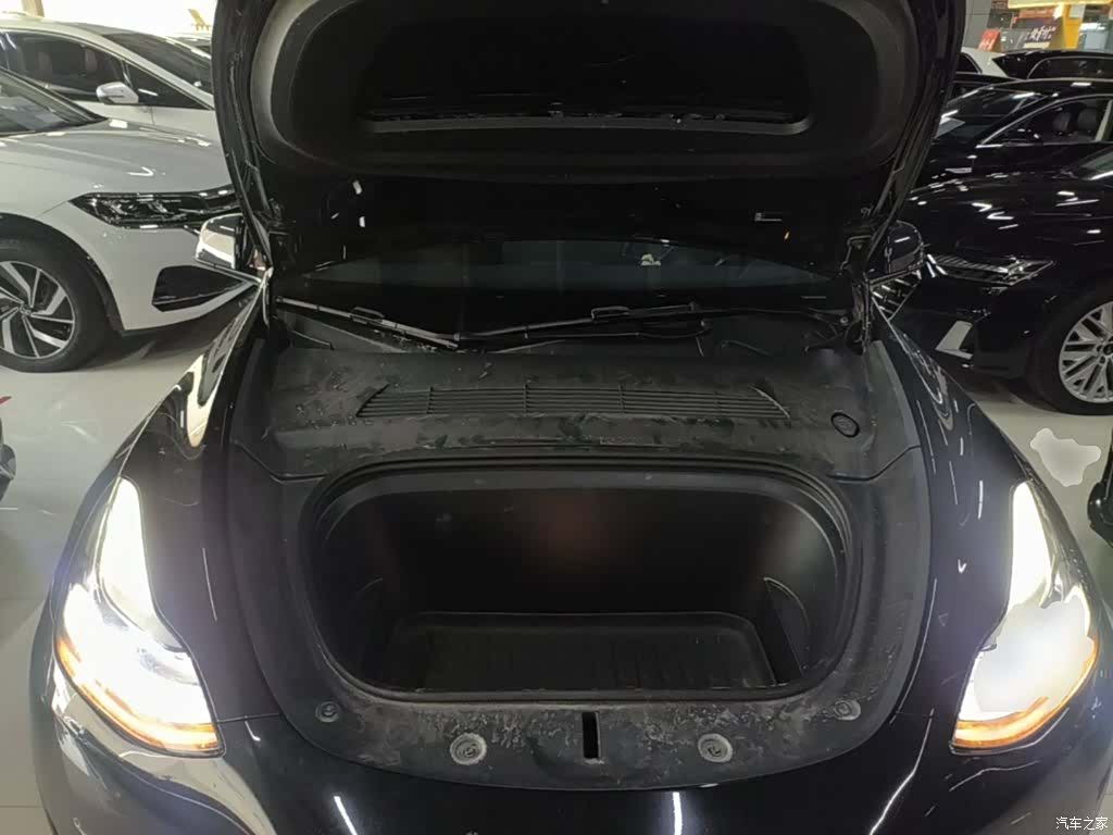 Tesla Model Y, 2023 20