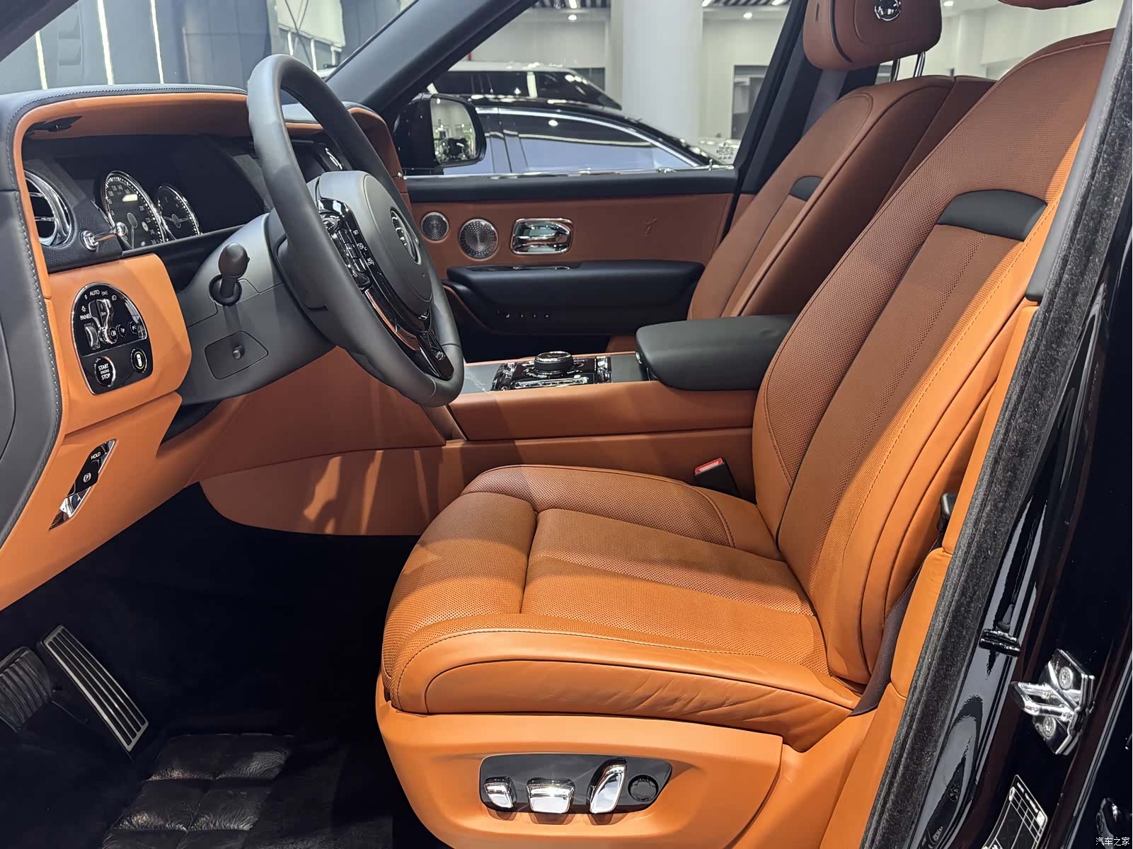 Rolls-Royce Cullinan, 2021 10
