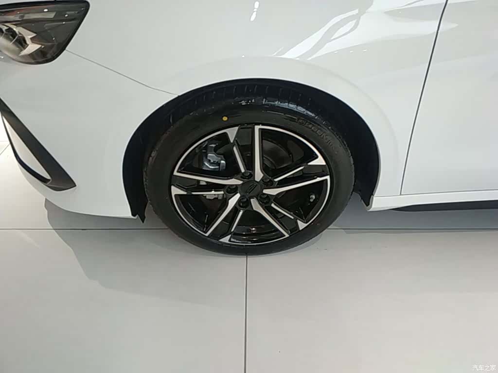 Geely Binray, 2026 25