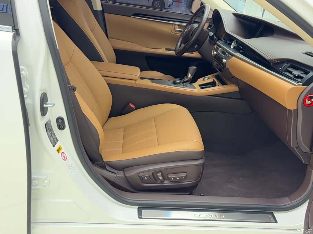 Lexus ES, 2018 14