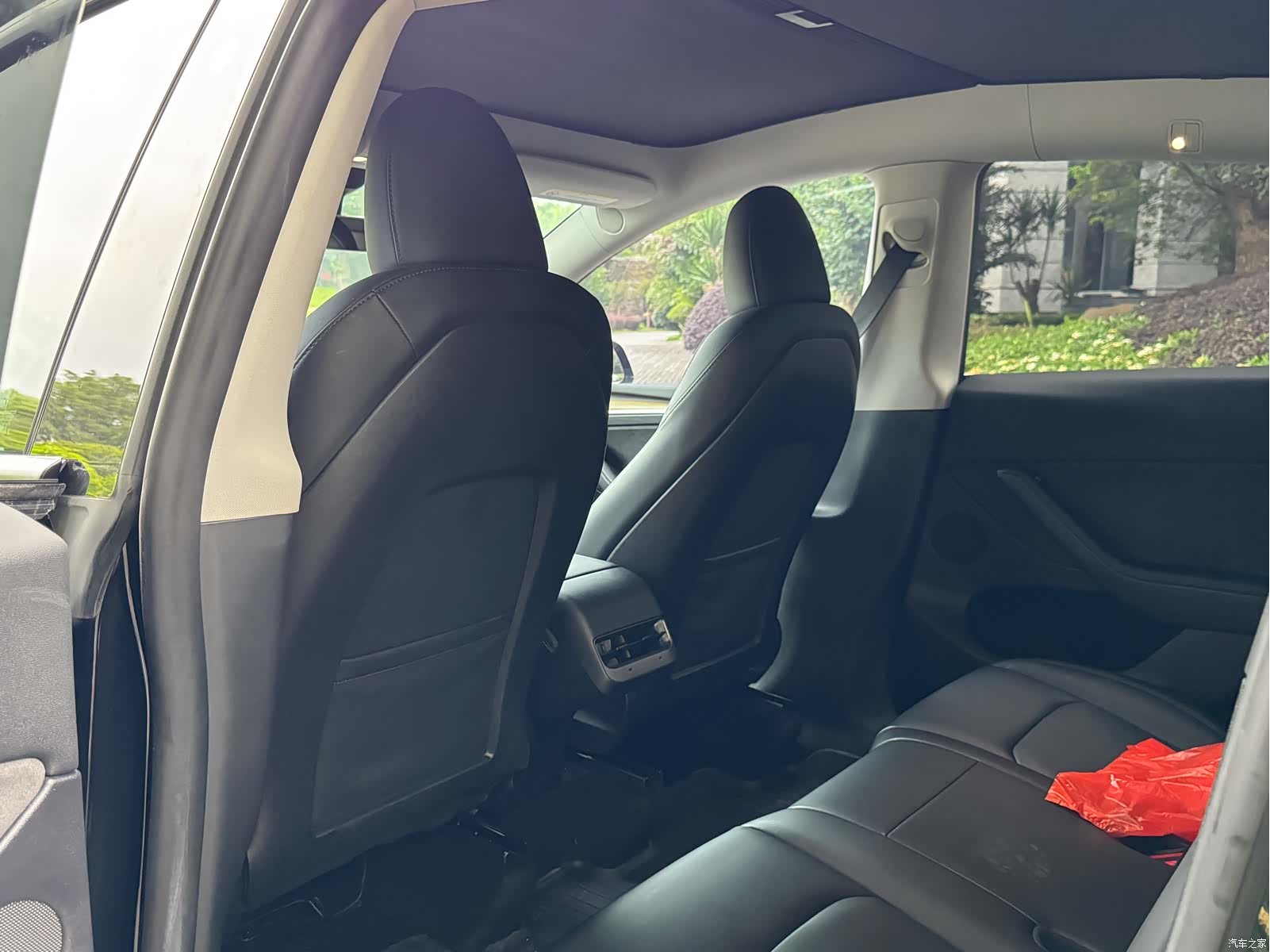 Tesla Model Y, 2023 9