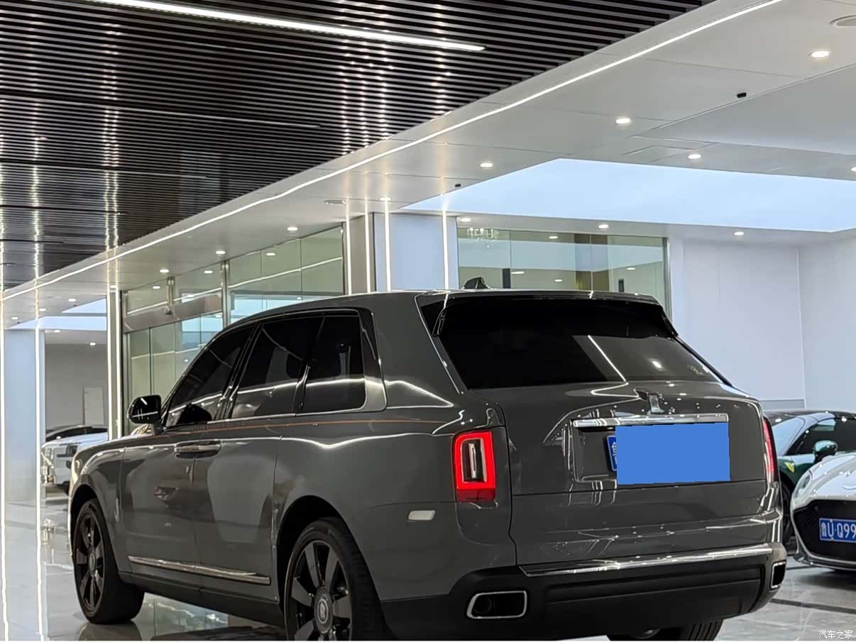 Rolls-Royce Cullinan, 2022 6
