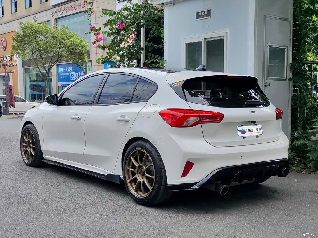 Ford Focus, 2023 4
