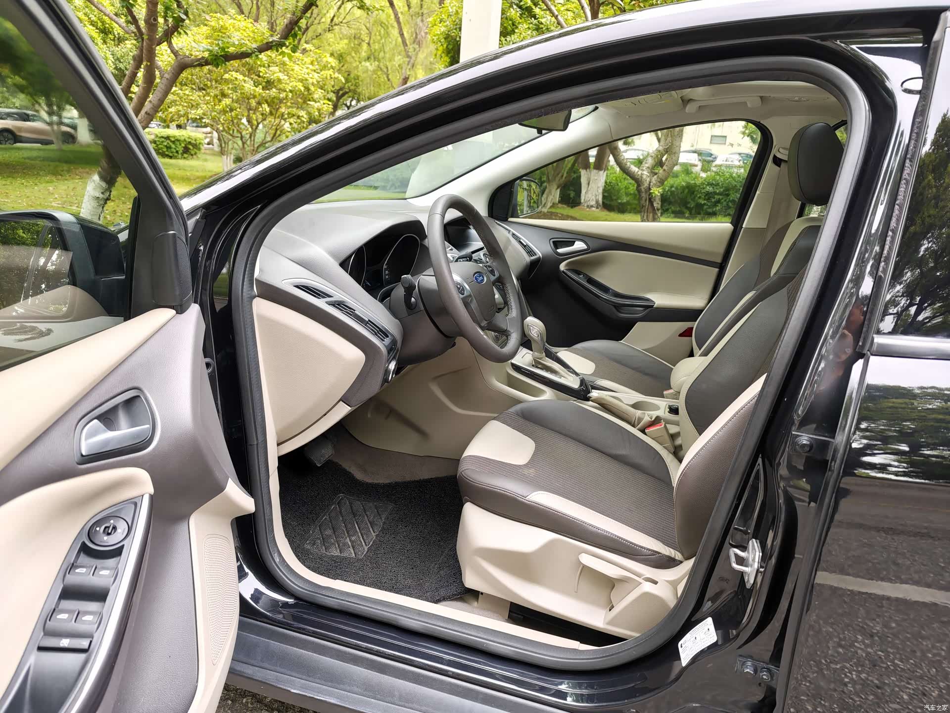 Ford Focus, 2013 8