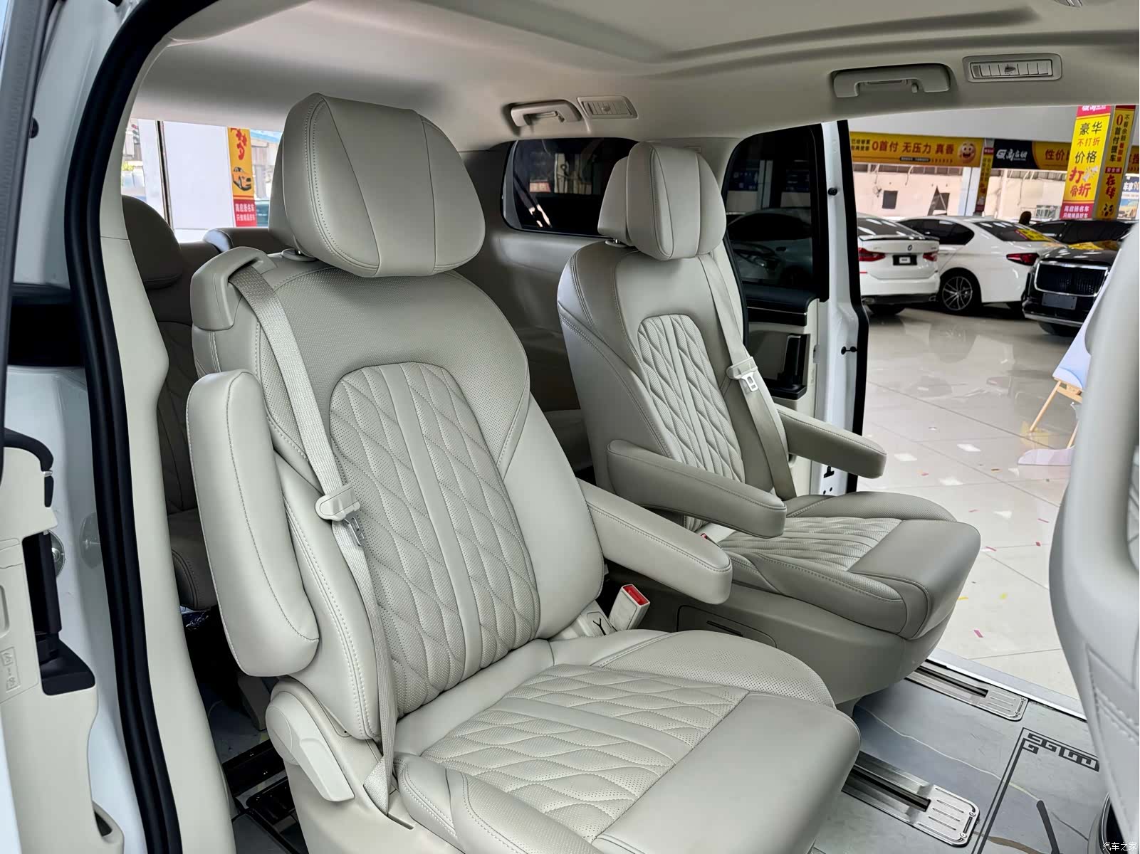 Buick GL8, 2023 11