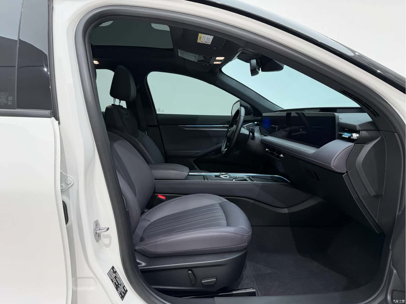 Ford Mondeo, 2025 20