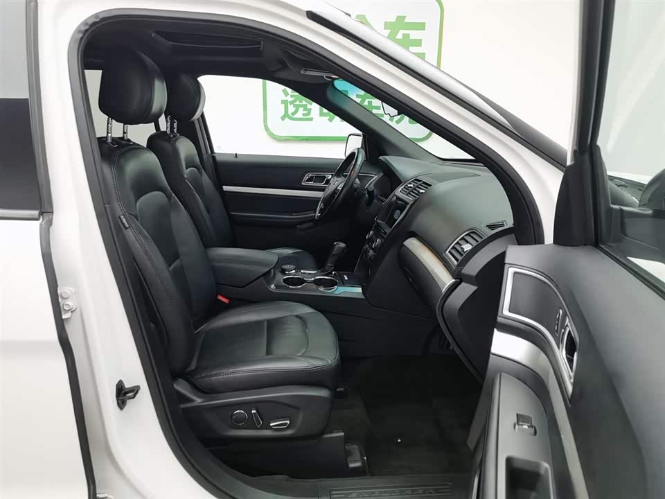 Ford Explorer Ford Explorer