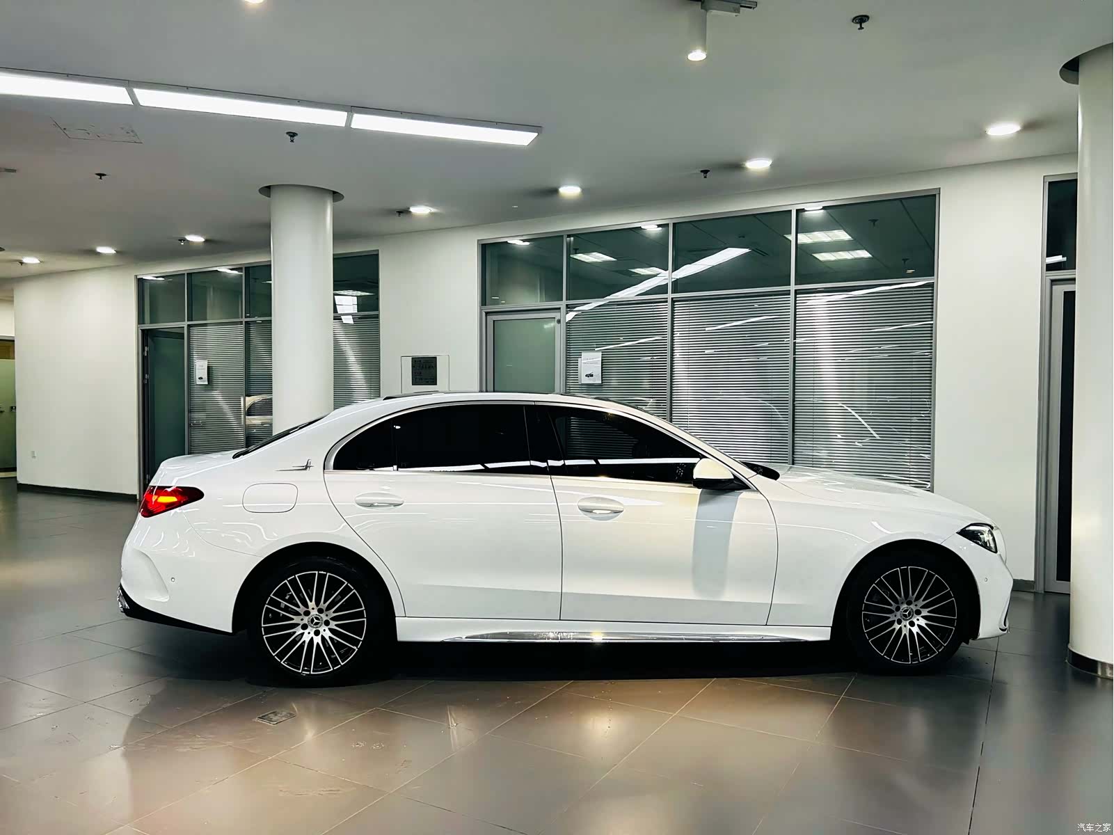 Mercedes-Benz C-Class, 2024 7