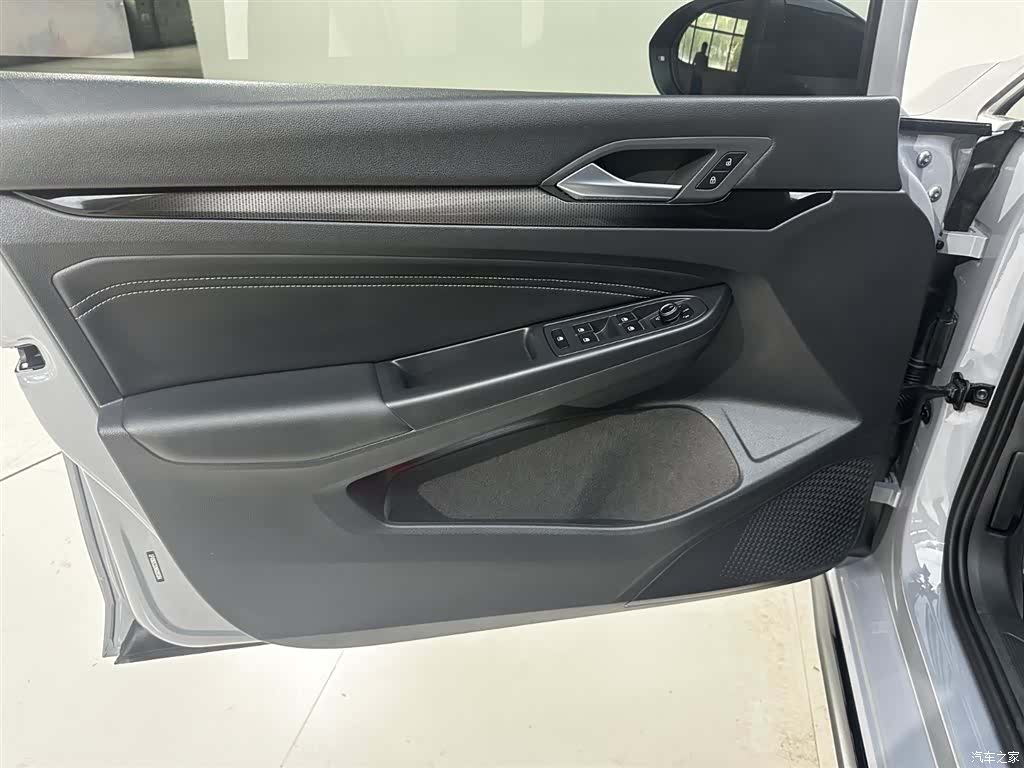 Volkswagen Golf, 2022 26