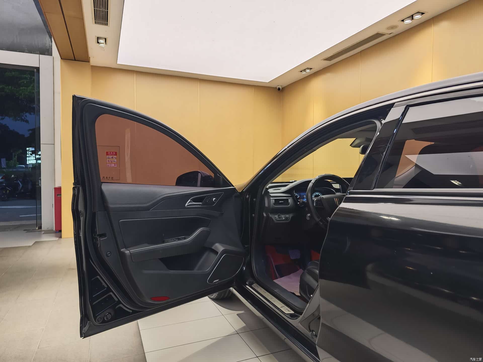 Hongqi H5, 2021 7