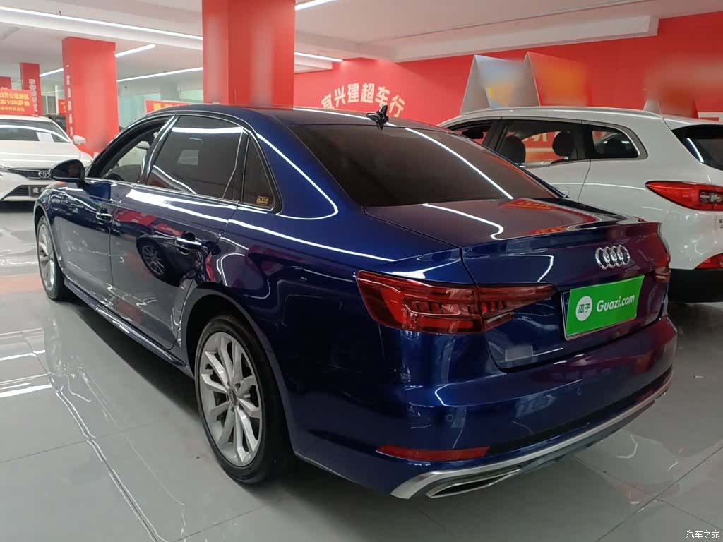 Audi A4L, 2020 все фото