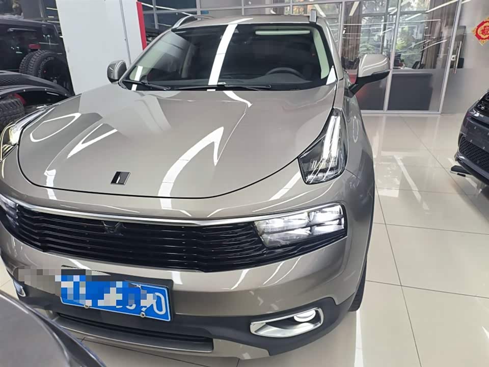 Lynk & Co 01