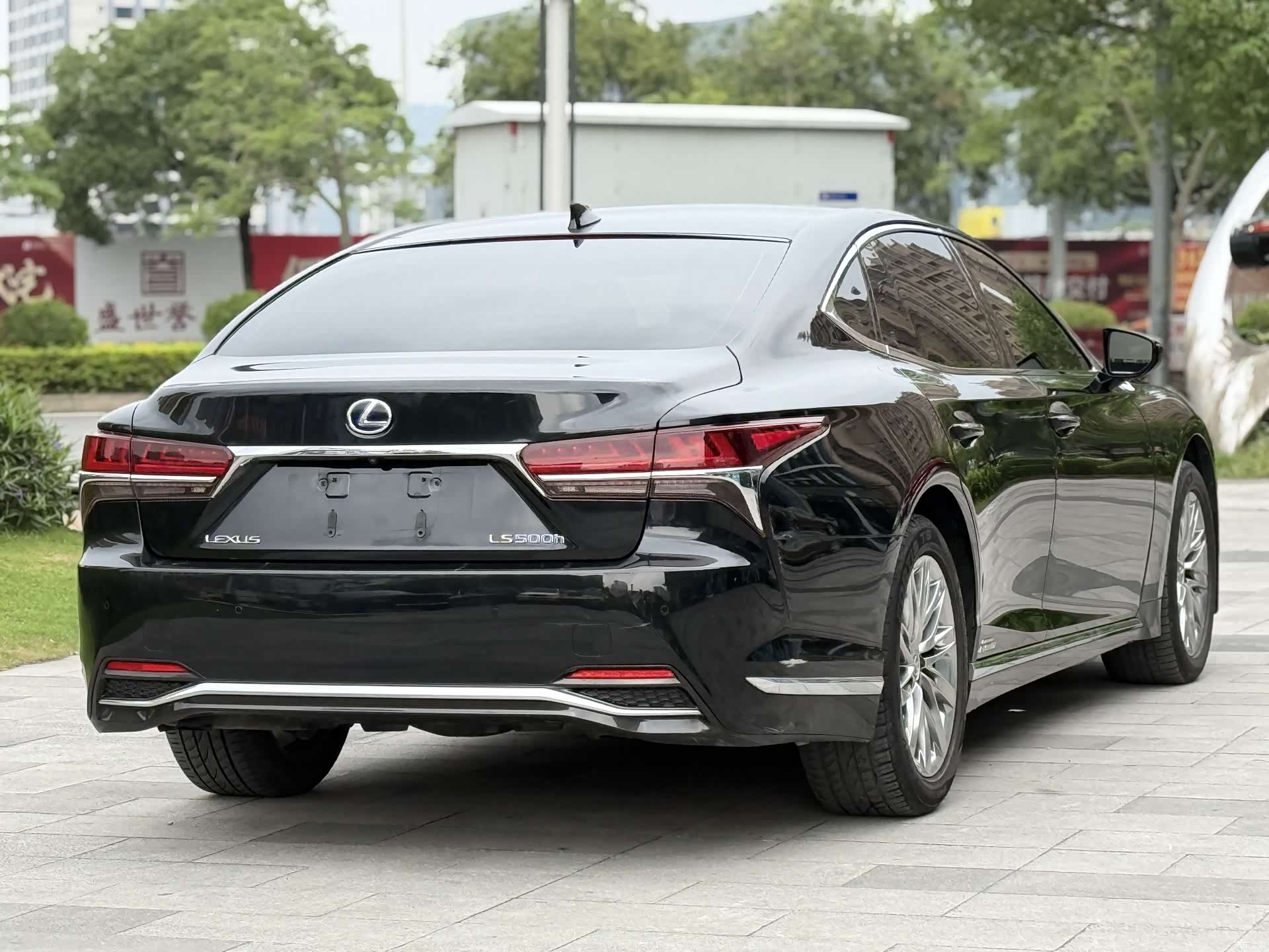 Lexus LS, 2020 4