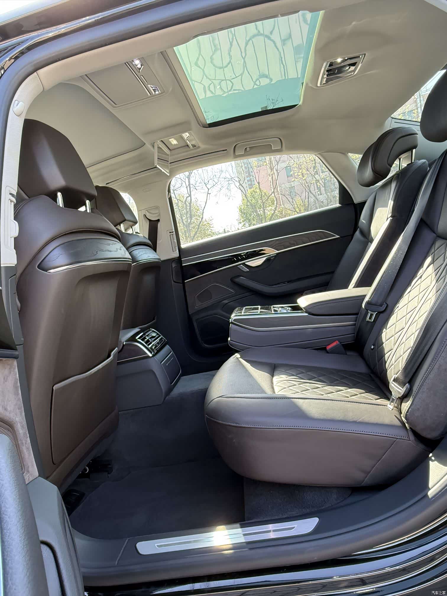 Audi A8L, 2021 12