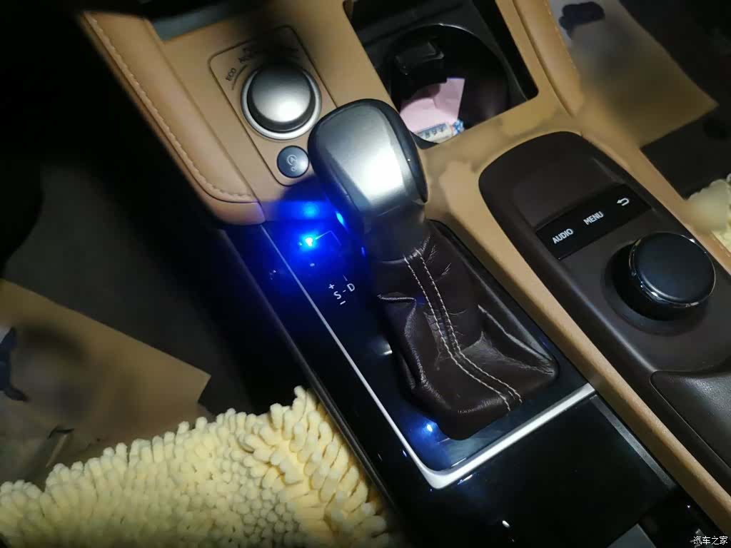 Lexus ES, 2017 7