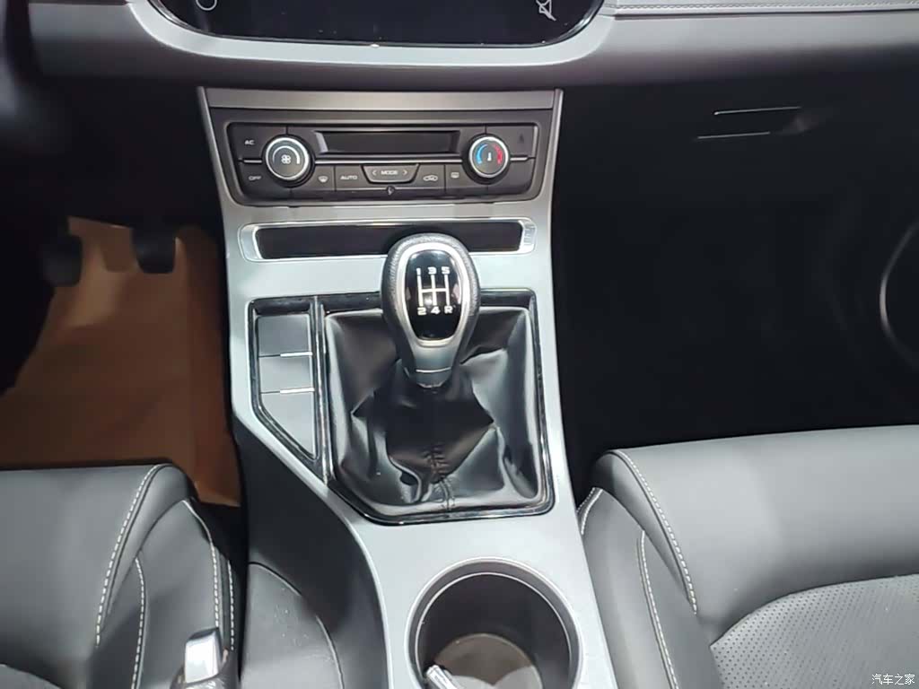 Geely Emgrand, 2021 14