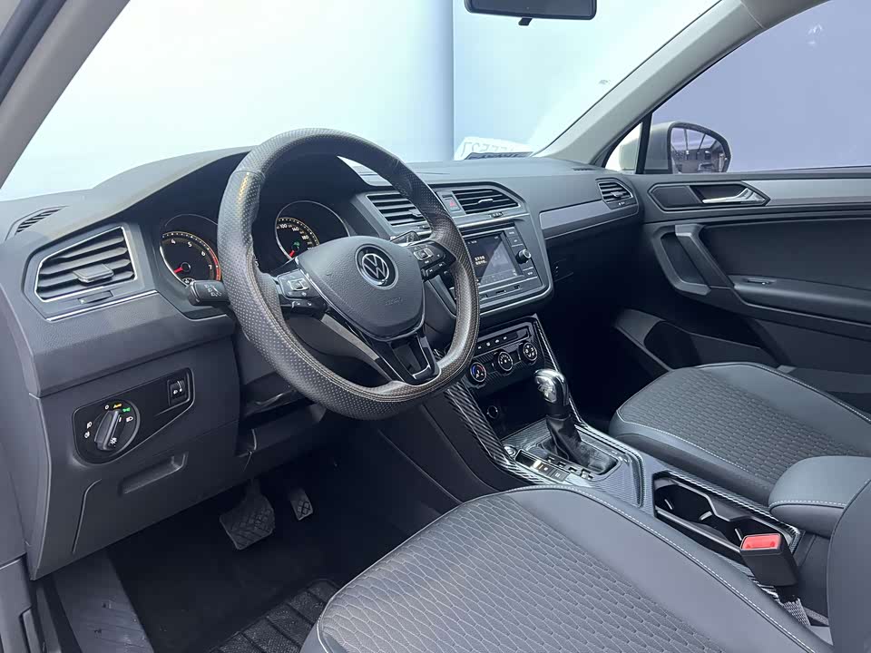 Volkswagen Tiguan L