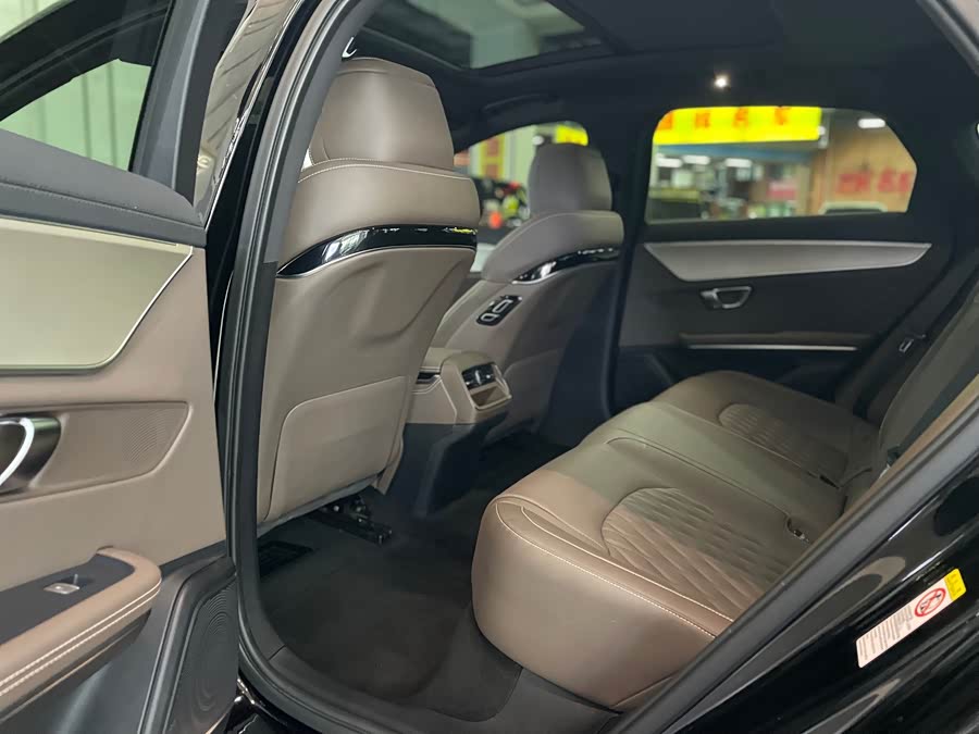 BYD Han 2024, фото 8