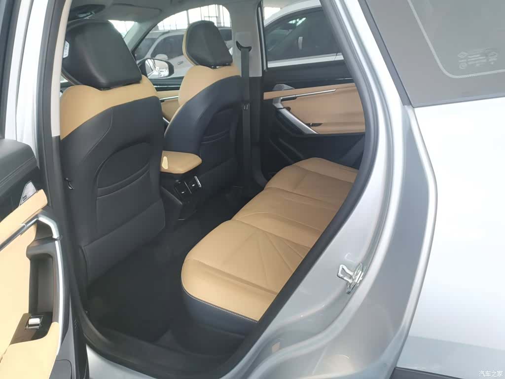 Geely Boyue, 2023 17