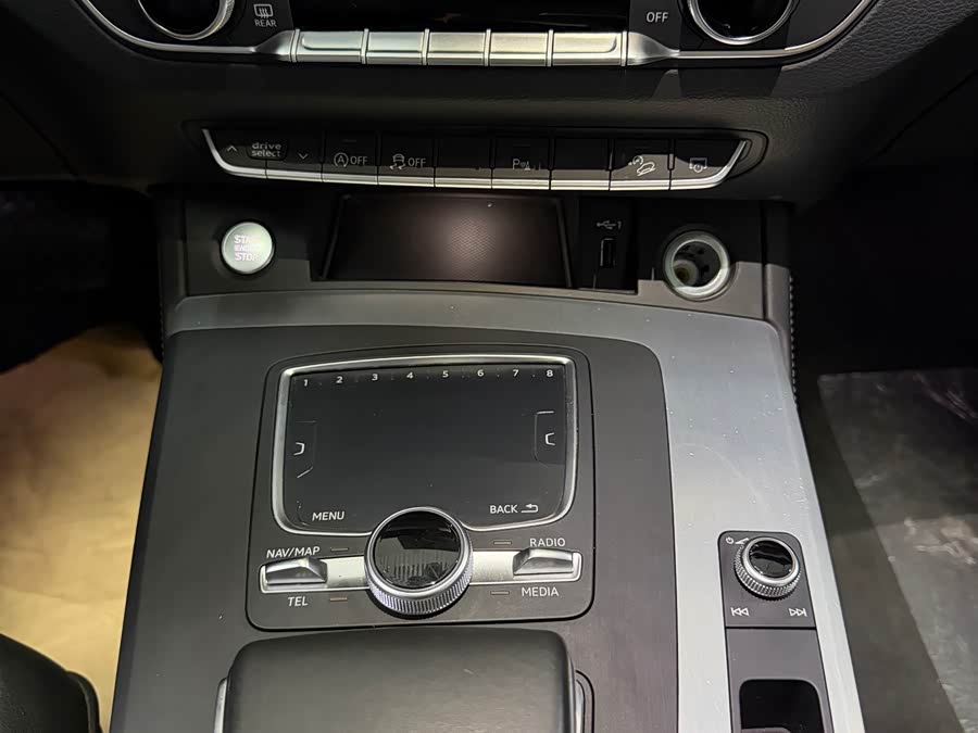 Audi Q5L 2021, фото 7