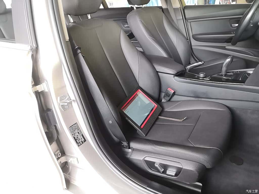 BMW 3 Series, 2016 25