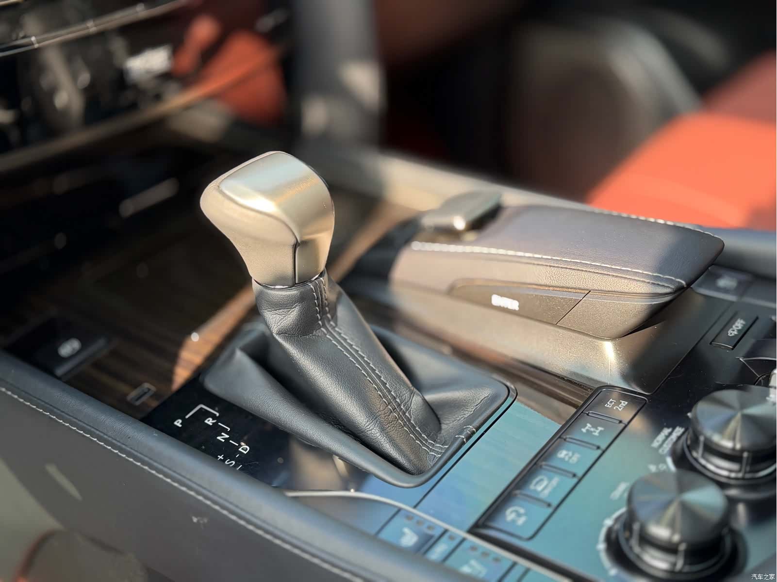 Lexus LX, 2019 23